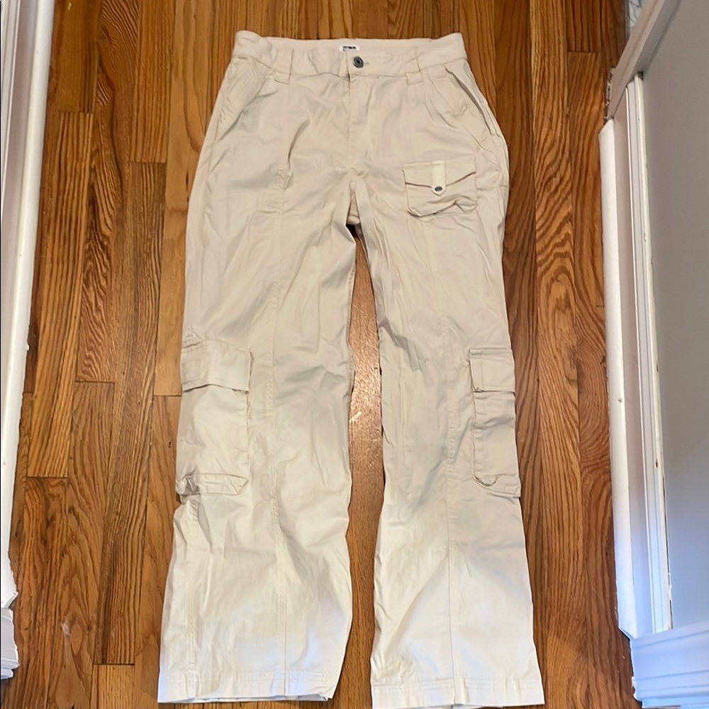 Women’s Cotton:On Cream Cargo Pants